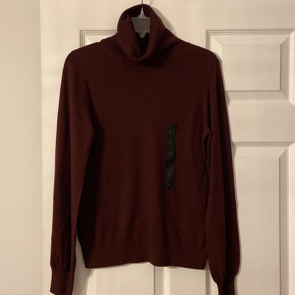 Banana Republic Turtleneck Women Shirt size S brand new with tag